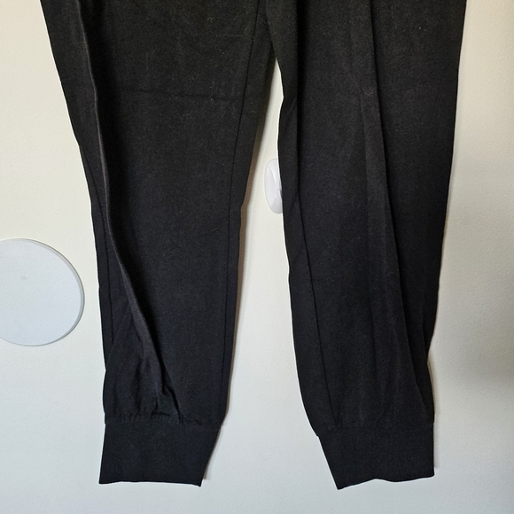 VGUC Athleta Salutation Jogger in Powervita Small Black - Picture 4 of 14